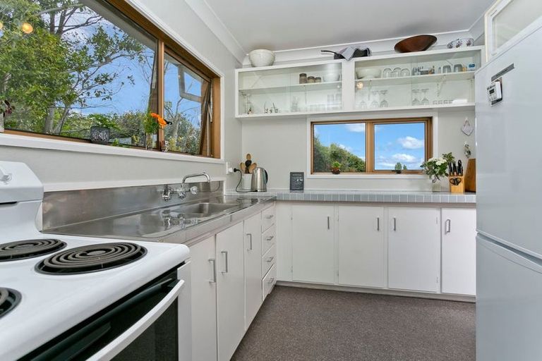 Photo of property in 1/4 Lynn Road, Bayview, Auckland, 0629