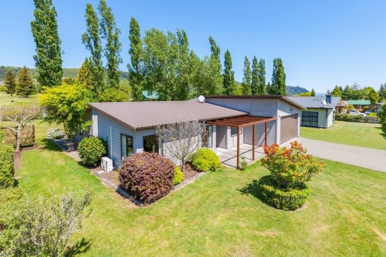 Photo of property in 110 Kinloch Road, Kinloch, Taupo, 3377