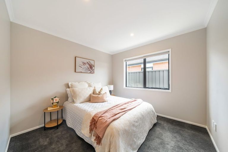 Photo of property in 19 Te Kaeaea Crescent, Wallaceville, Upper Hutt, 5018