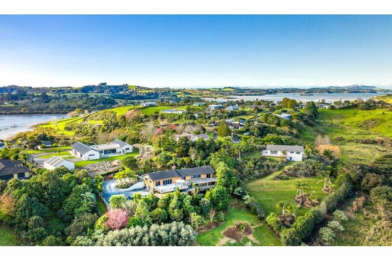Photo of property in 27 Rarere Terrace, Kerikeri, 0230