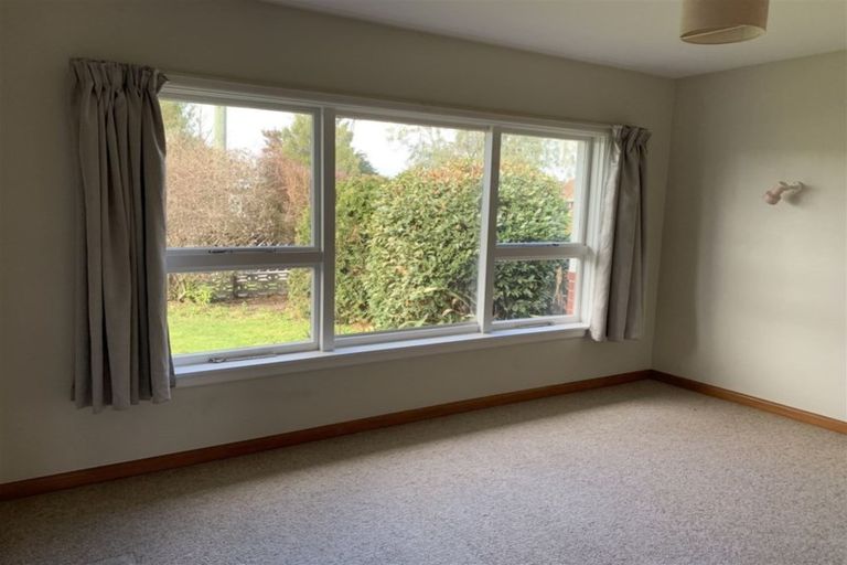 Photo of property in 8 Brent Place, Papanui, Christchurch, 8053