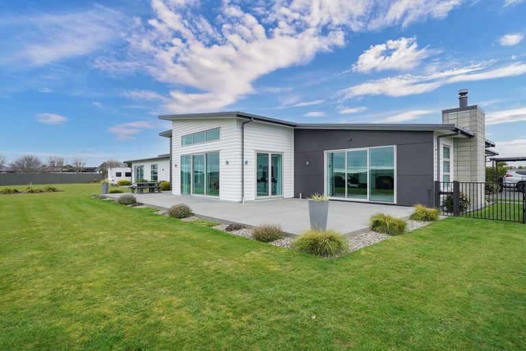 Photo of property in 11 Majestic Chance, Seaward Bush, Invercargill, 9812