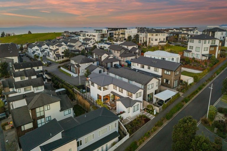 Photo of property in 9 Barque Rise, Long Bay, Auckland, 0630