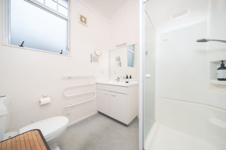 Photo of property in 4 Amesbury Drive, Churton Park, Wellington, 6037