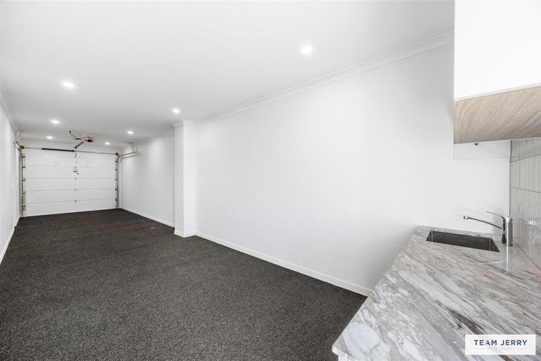 Photo of property in 41 Maungakaraka Road, Karaka, 2580