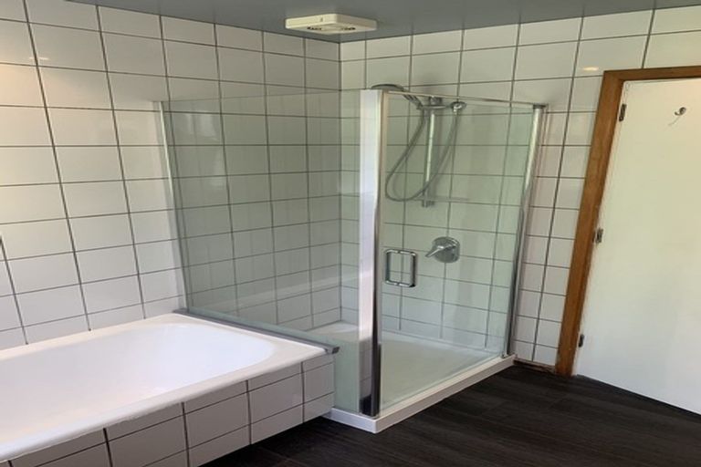 Photo of property in 129 Memorial Avenue, Burnside, Christchurch, 8053