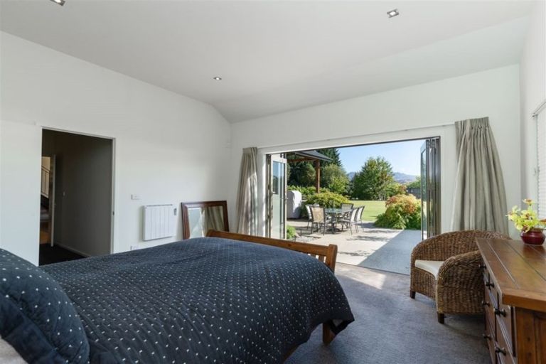 Photo of property in 18 Clan Mac Road, Albert Town, Wanaka, 9382