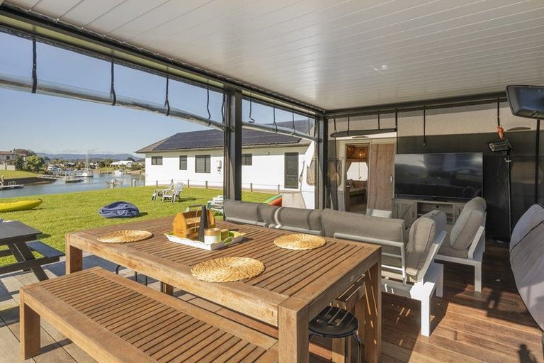 Photo of property in 14 Mermaid Place, Whitianga, 3510