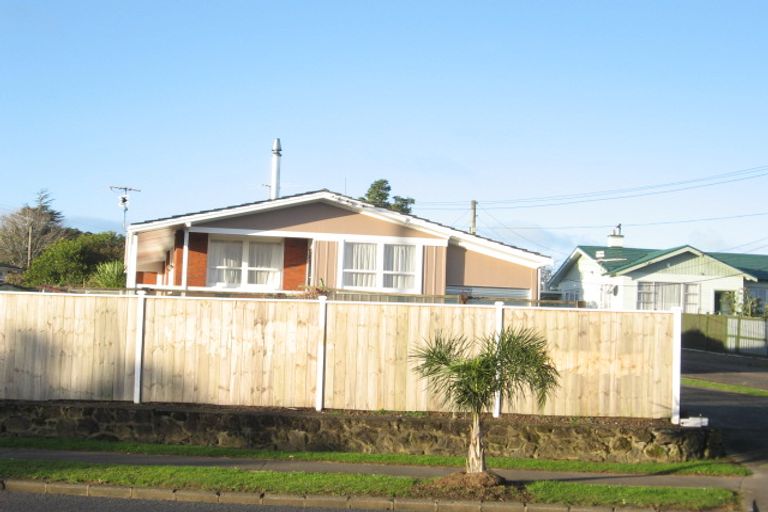Photo of property in 80 Great South Road, Manurewa, Auckland, 2102