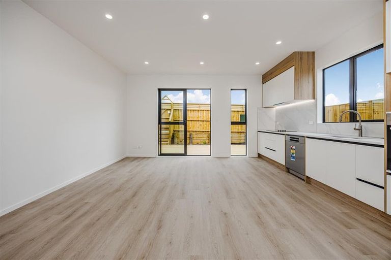 Photo of property in 14 Ihi Place, Karaka, 2578