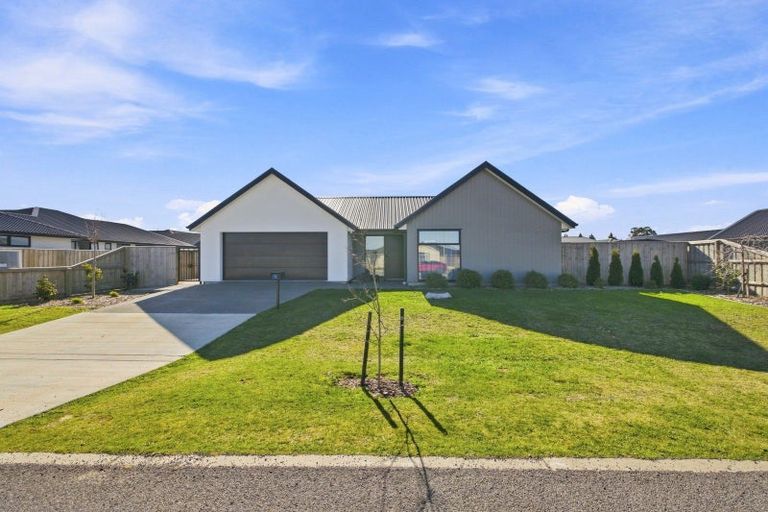 Photo of property in 51 Hilton Drive, Amberley, 7410
