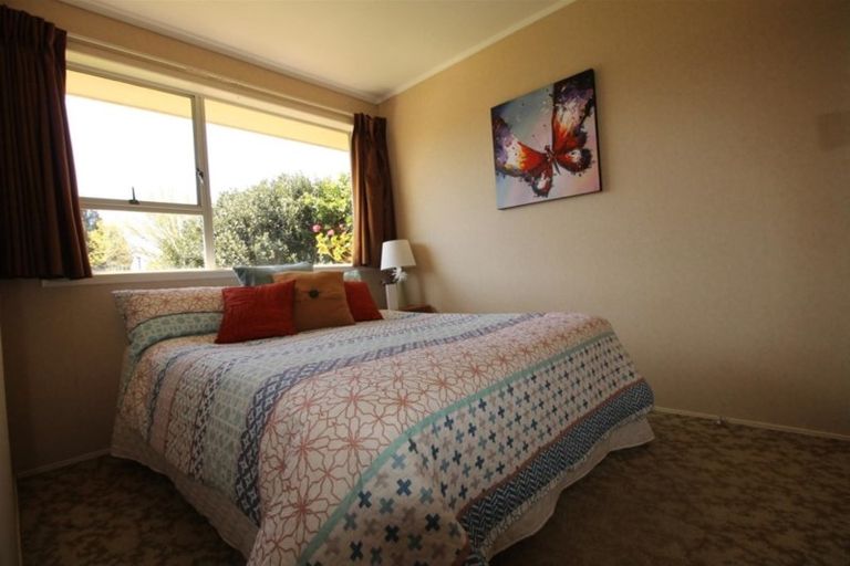 Photo of property in 2/22 La Perouse Street, Botany Downs, Auckland, 2010