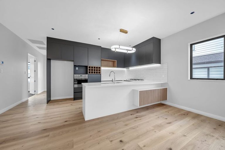 Photo of property in 5 Lawson Creek Street, Massey, Auckland, 0614