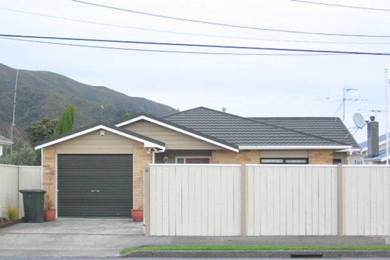 Photo of property in 2/38 Porutu Street, Fairfield, Lower Hutt, 5011