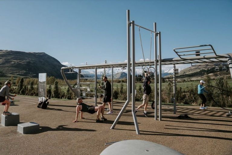 Photo of property in 3 Muster Road, Jacks Point, 9371