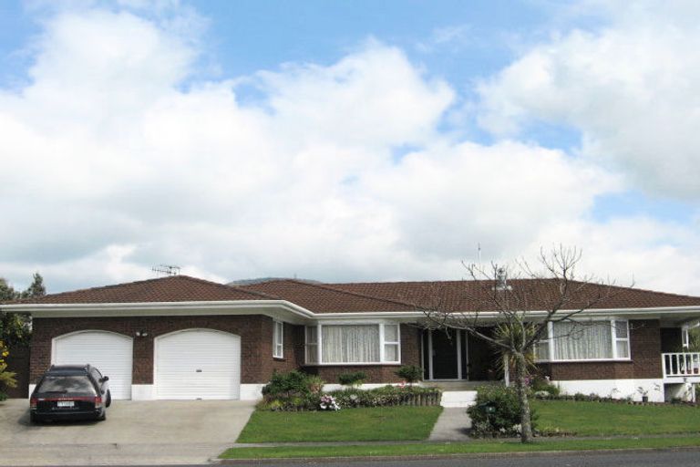Photo of property in 6 Aquarius Drive, Kawaha Point, Rotorua, 3010