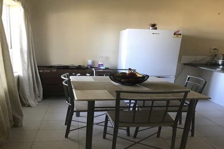 Photo of property in 1/23 Woodcote Drive, Glenfield, Auckland, 0629