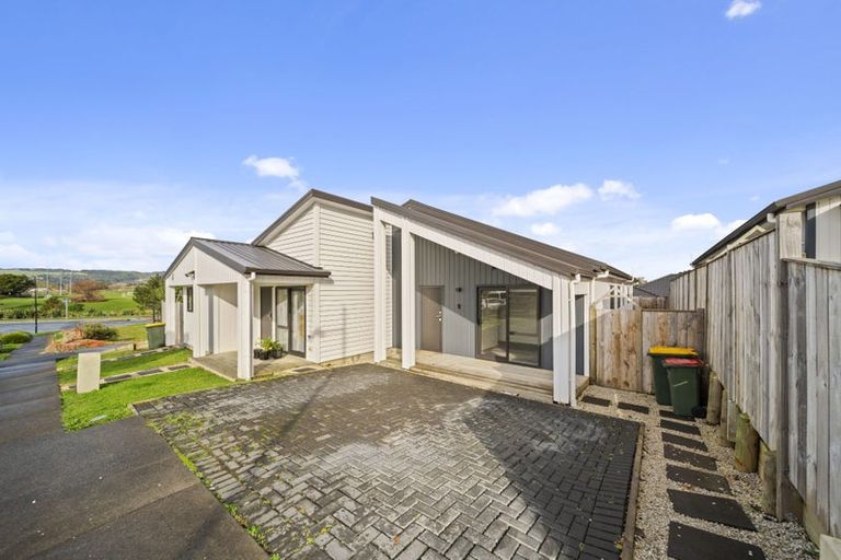 Photo of property in 4b Enchantment Lane, Karaka, Papakura, 2113