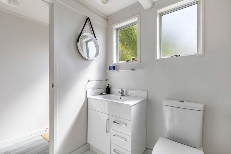 Photo of property in 11 Bays Road, Orere Point, Papakura, 2585