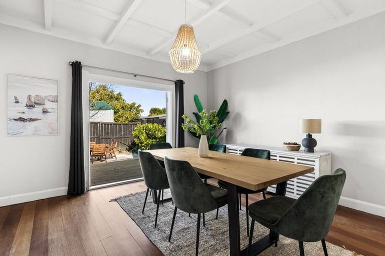 Photo of property in 15 Taradale Road, Marewa, Napier, 4110