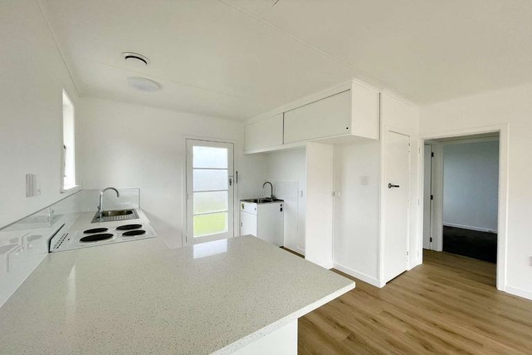 Photo of property in 4 Simons Street, Moturoa, New Plymouth, 4310