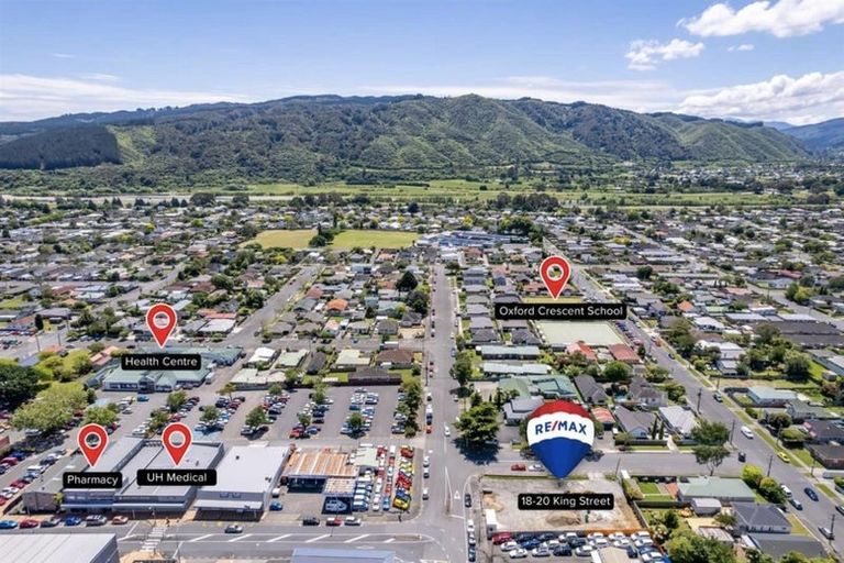 Photo of property in 14b Cairo Street, Upper Hutt Central, Upper Hutt, 5018