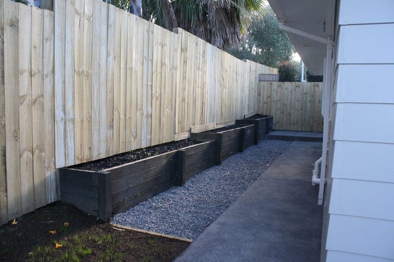 Photo of property in 2/119 Nile Road, Milford, Auckland, 0620