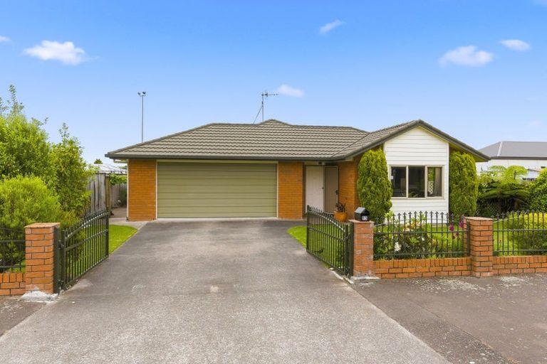 Photo of property in 63 Weraroa Road, Levin, 5510