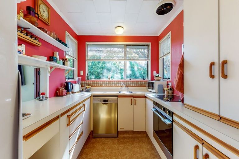 Photo of property in 70a Kings Crescent, Hutt Central, Lower Hutt, 5010