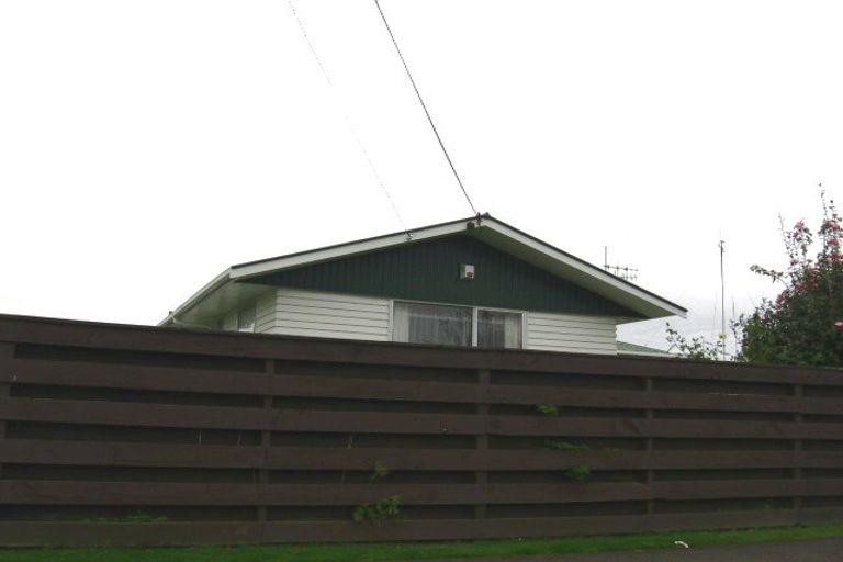 Photo of property in 4 Peters Avenue, Cloverlea, Palmerston North, 4412
