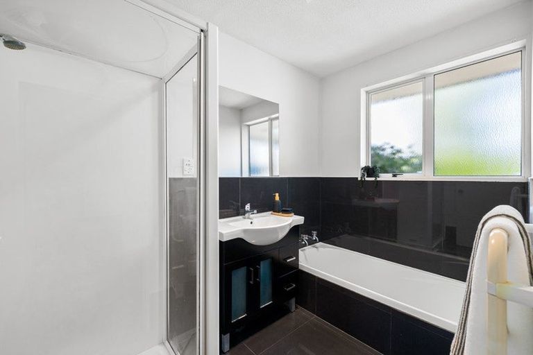 Photo of property in 2/17 Cardigan Bay Place, Addington, Christchurch, 8024