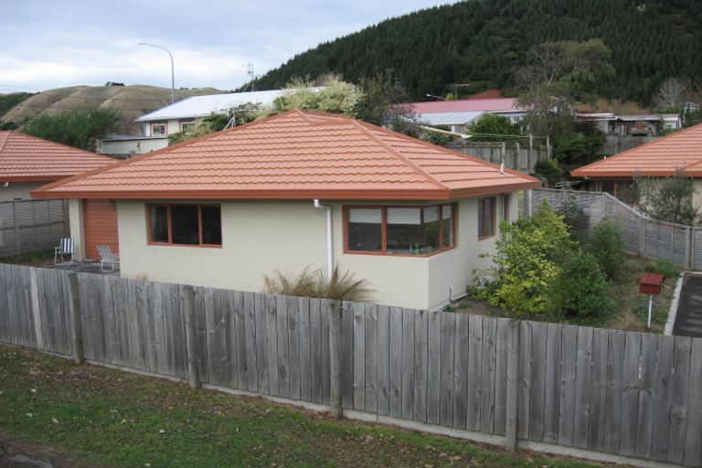 Photo of property in 76 Hinemoa Street, Paraparaumu, 5032