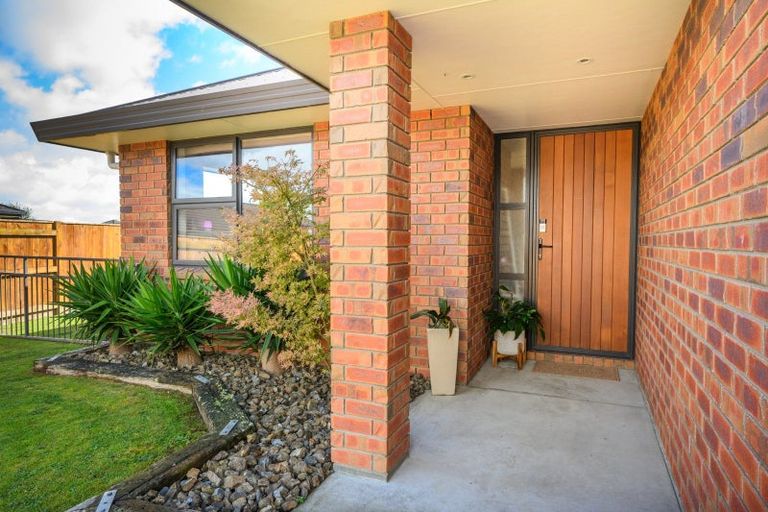 Photo of property in 7 Medallion Court, Kelvin Grove, Palmerston North, 4414