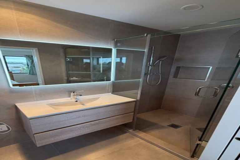 Photo of property in 39b Exminster Street, Blockhouse Bay, Auckland, 0600