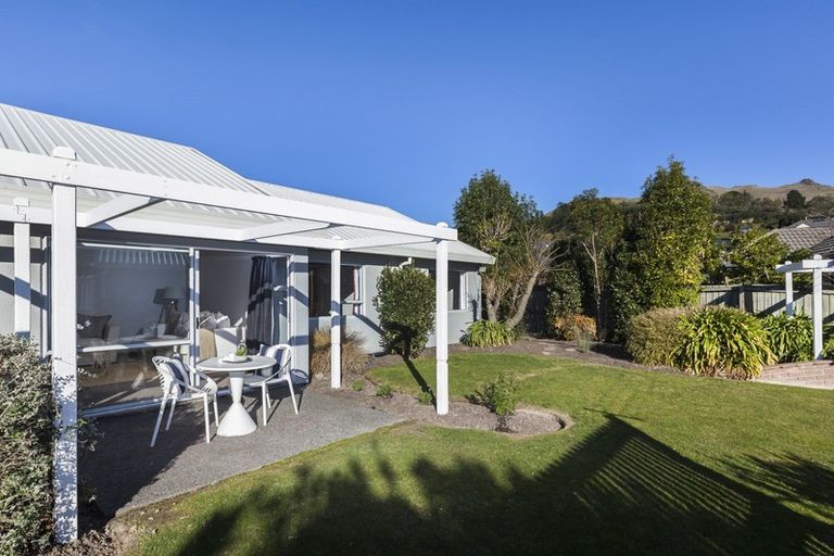 Photo of property in 39 Laing Crescent, Heathcote Valley, Christchurch, 8022