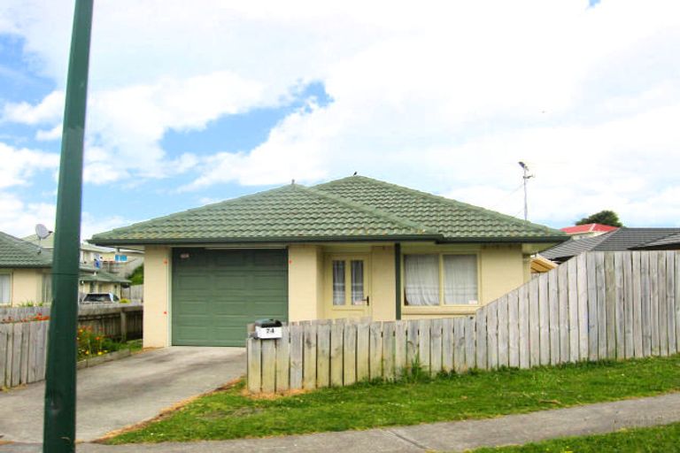 Photo of property in 74 Robert Skelton Place, Clendon Park, Auckland, 2103