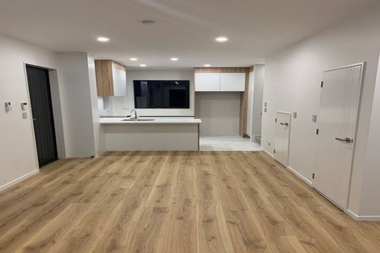 Photo of property in 67a Divich Avenue, Te Atatu South, Auckland, 0610