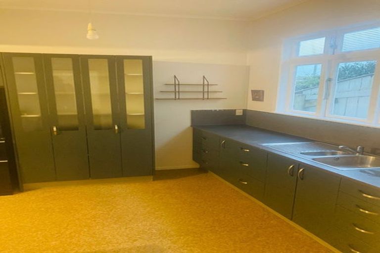 Photo of property in 21a Matai Road, Stanmore Bay, Whangaparaoa, 0932