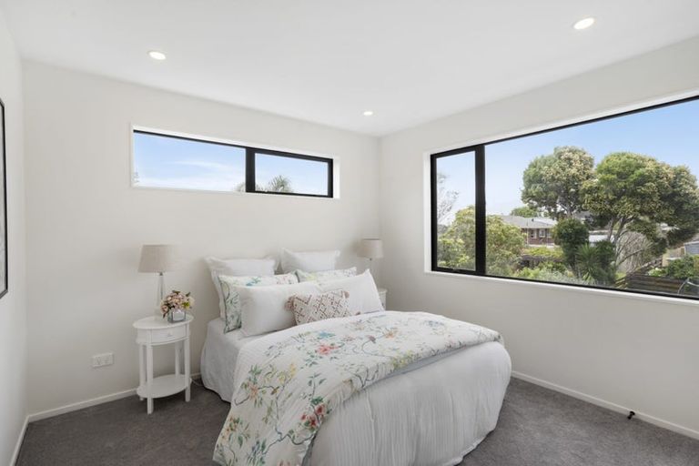 Photo of property in 21b Pipitea Place, Massey, Auckland, 0614