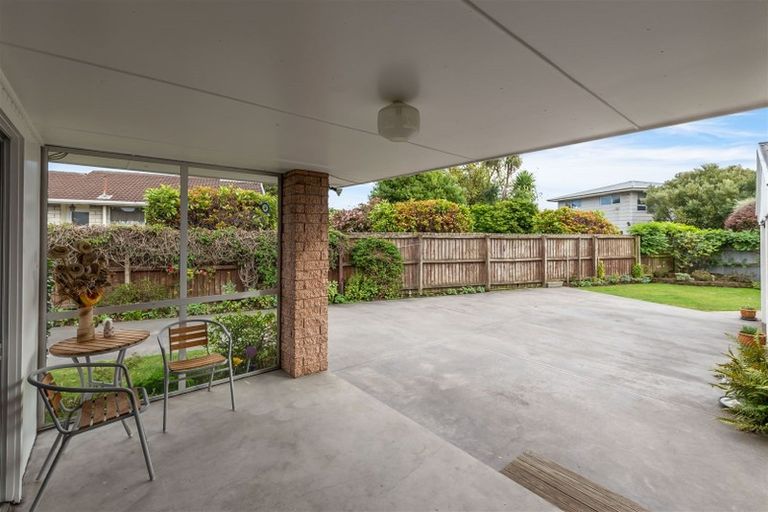 Photo of property in 22 Bucknell Street, Sockburn, Christchurch, 8042