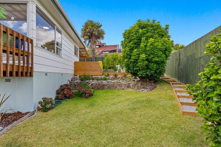 Photo of property in 2/43 Telstar Place, Beach Haven, Auckland, 0626