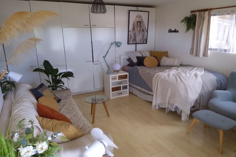 Photo of property in 13 Robin Lane, Browns Bay, Auckland, 0630