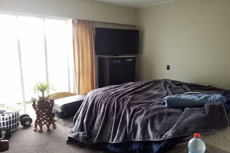 Photo of property in 9 Rangitane Street, Maupuia, Wellington, 6022