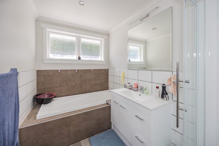 Photo of property in 16 Tay Street, Oamaru North, Oamaru, 9400