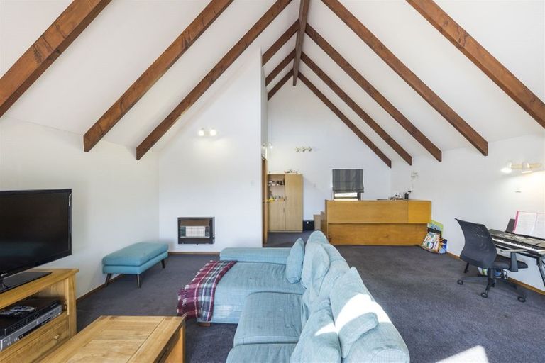 Photo of property in 79 Waterloo Crescent, Hokowhitu, Palmerston North, 4410