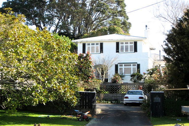Photo of property in 18 Dartmoor Avenue, Westown, New Plymouth, 4310