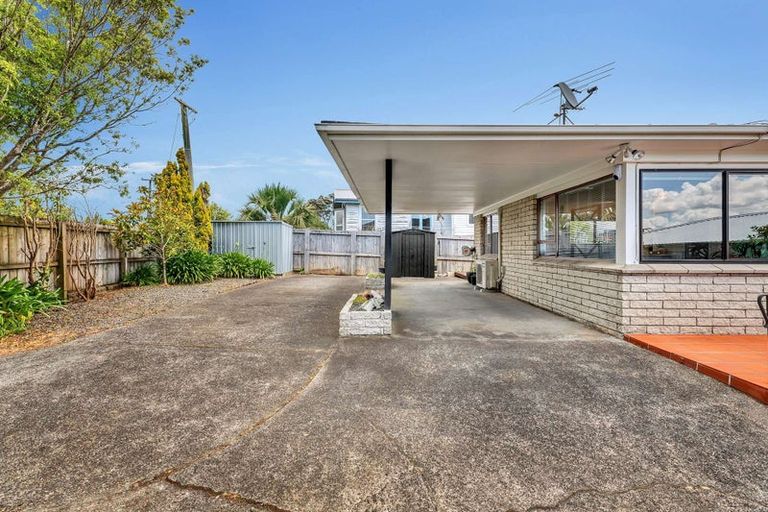 Photo of property in 1 Pleasant Road, Glen Eden, Auckland, 0602