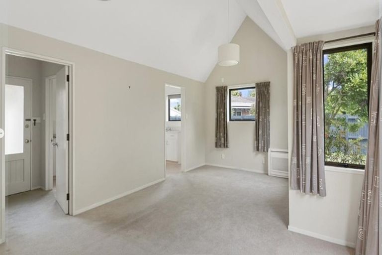 Photo of property in 77b Abberley Crescent, St Albans, Christchurch, 8014