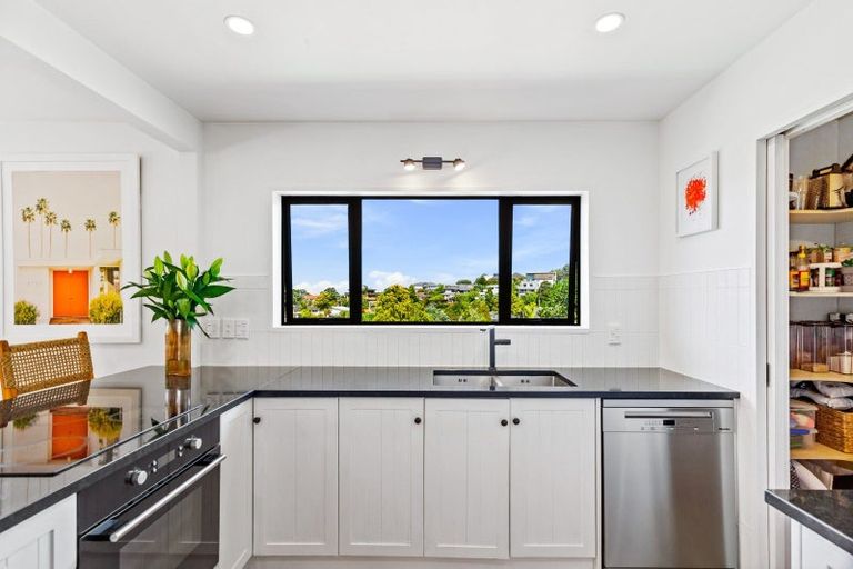 Photo of property in 89 Hebron Road, Waiake, Auckland, 0630