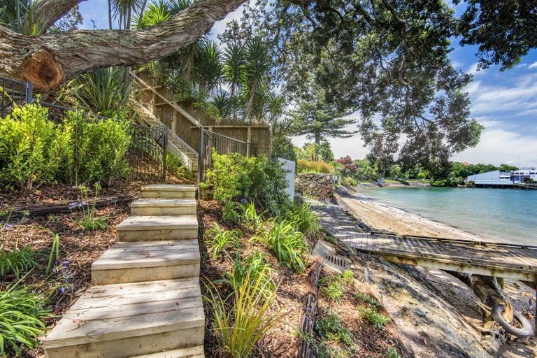 Photo of property in 13 Stanley Point Road, Stanley Point, Auckland, 0624